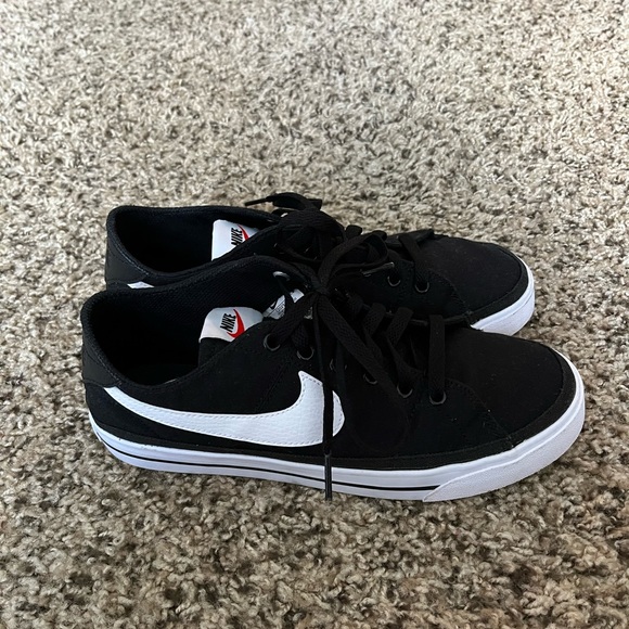 Nike Shoes - nike tennis shoes